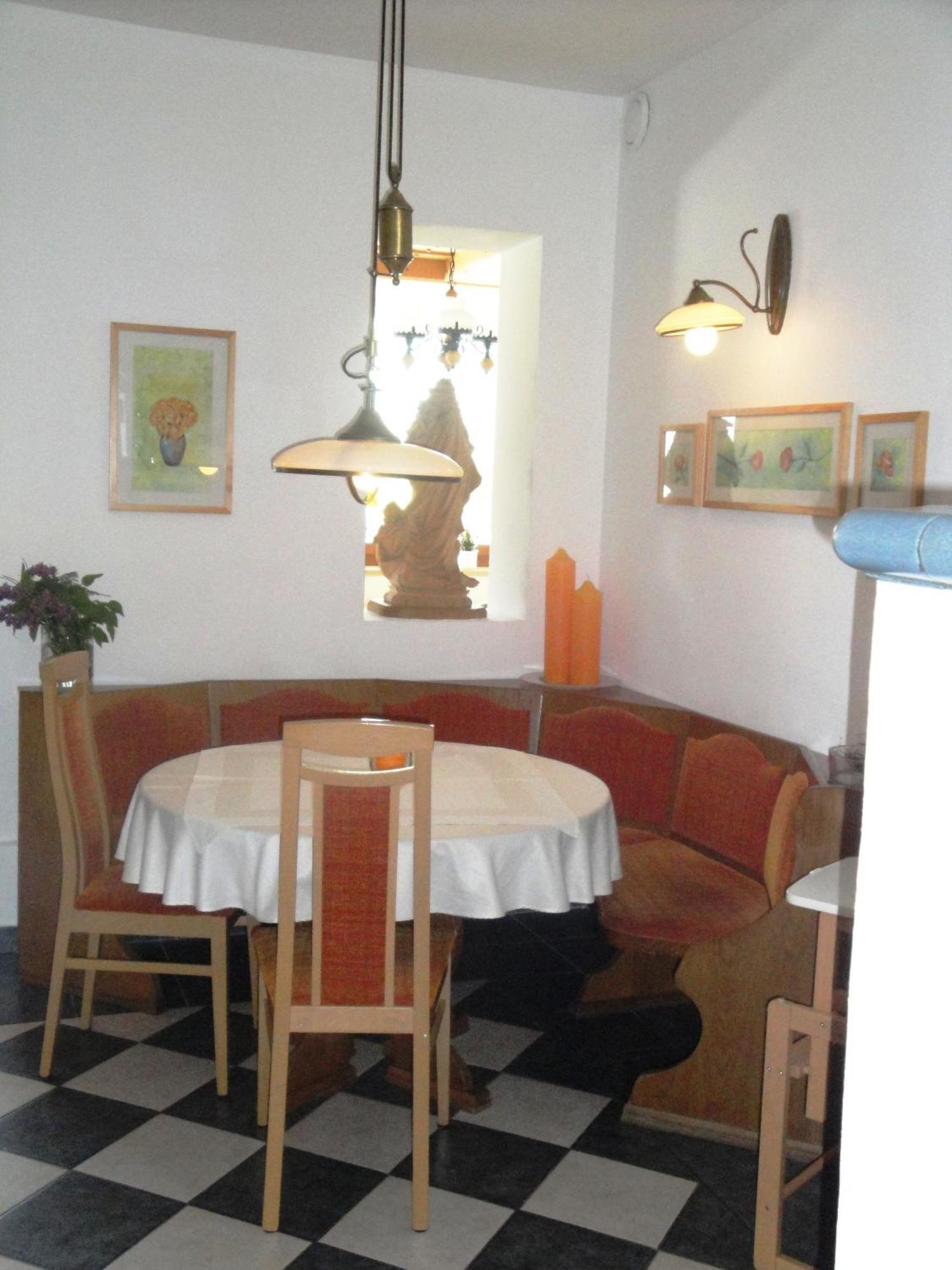 Hotel Pension Schwaiger Sankt Margarethen im Lungau Exteriör bild