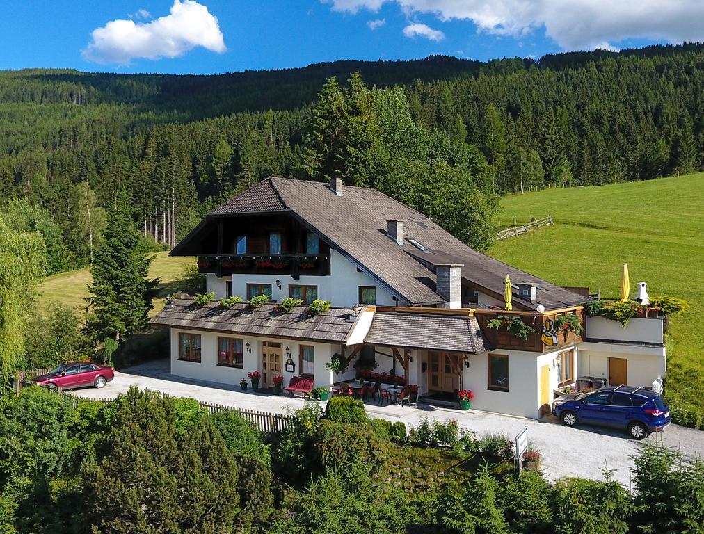 Hotel Pension Schwaiger Sankt Margarethen im Lungau Exteriör bild